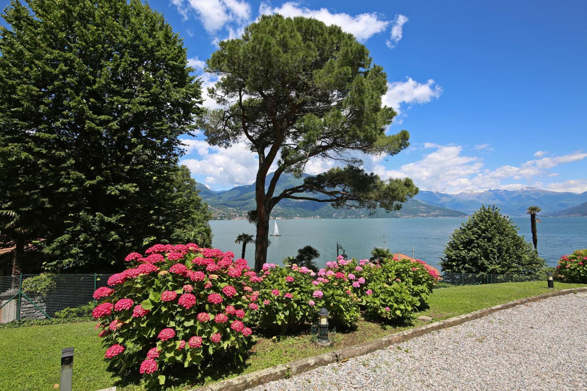 Villa La Punta Bellagio Bagian luar foto